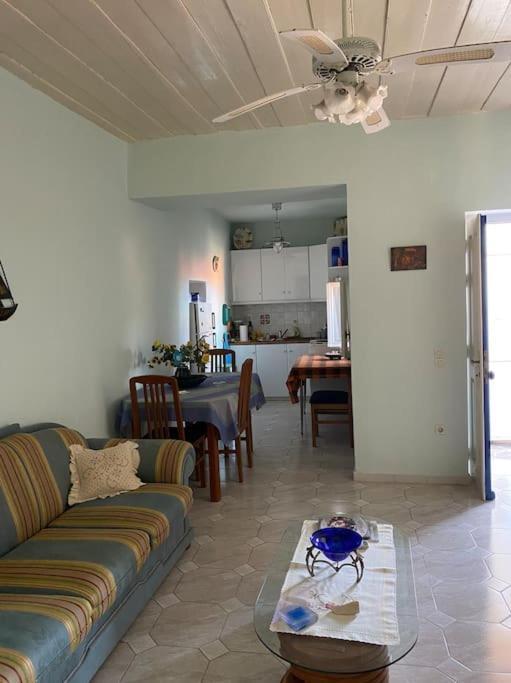 The House Of Grandma Zinios Villa Ioulis Buitenkant foto
